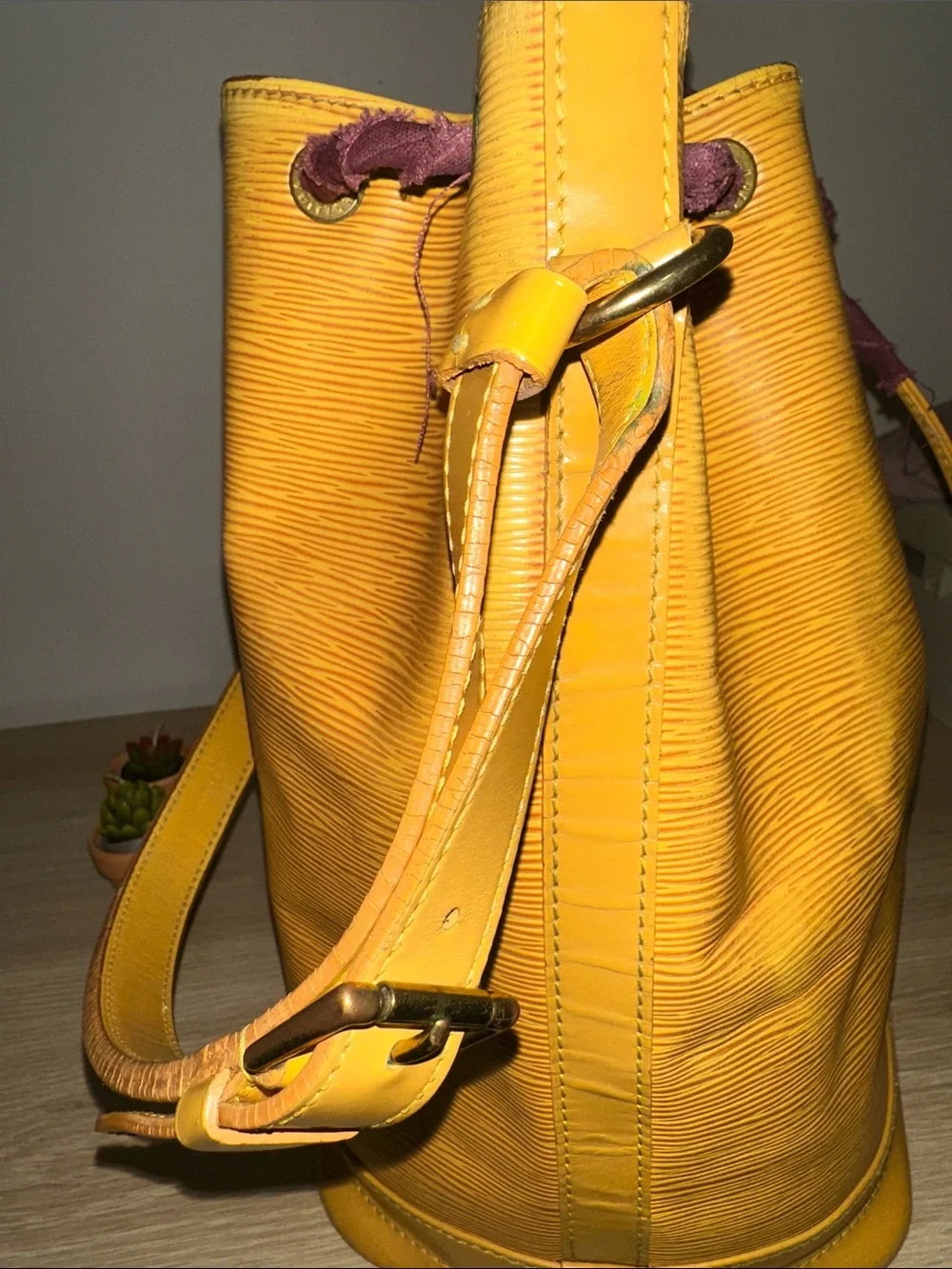 Louis Vuitton Yellow Epi Leather Drawstring Hobo - Picture 8 of 16